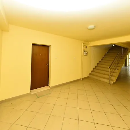 Florin Apartment *